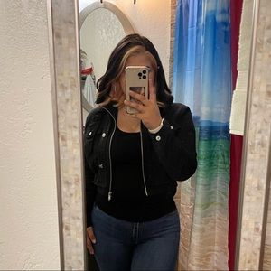 Meet your Posher, Jasmin